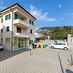 Bonthree * Baska (Krk)